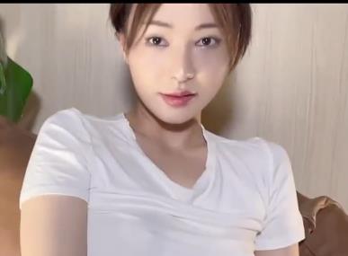 人气女神园丽丽回归！小猫咪般可爱，耳机观看更佳！