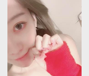 超级白皙粉嫩七彩女神『軍閥太太』4V90M美颜视频