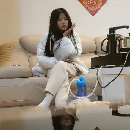 频都展现了他的独特风格和霸道粗暴的征服感，让人无法抗拒。想要一窥纹身哥的神秘世界，就赶紧下载这个最新作品合集吧，绝对不会让你失望！