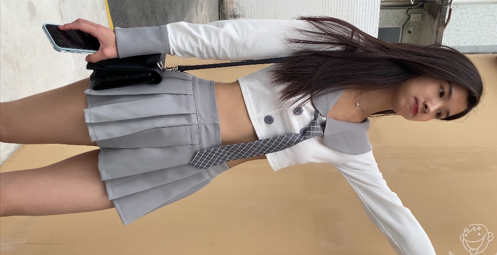 JK短裙美腿美女赵薇，1V8.52G视频百度云下载