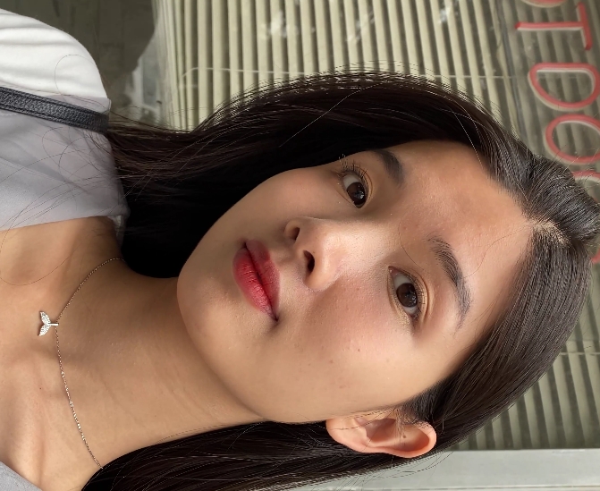 JK短裙美腿街拍无水印视频，1V/8.52G，小雨展现自信魅力