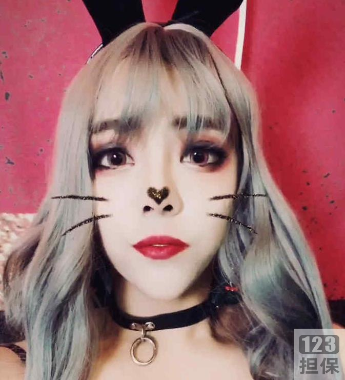 TS惠奈酱：女装黑丝透视装被冲击前列腺喷声音口味重腐女享受32G视频盛宴