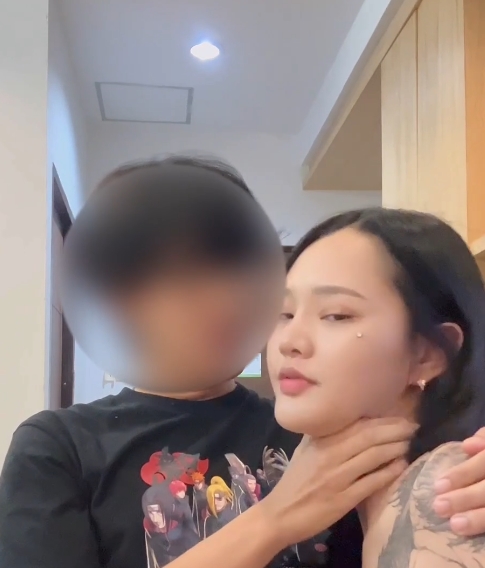 泰国网红模特mueylix露脸互动视频大放送，尺度惊人！（1.24G，百度盘）