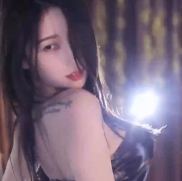 虎牙高颜值主播正恒韵子&林软软强强联合直播，粉丝疯狂互动，舞蹈完美颜值正义，28V4G资源，让你欲罢不能！