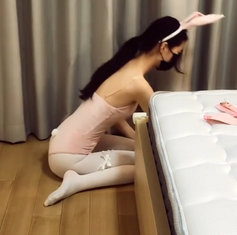 神秘九尾少女SM指教合集：白丝束缚大长腿，43小时26.1GB视频集合