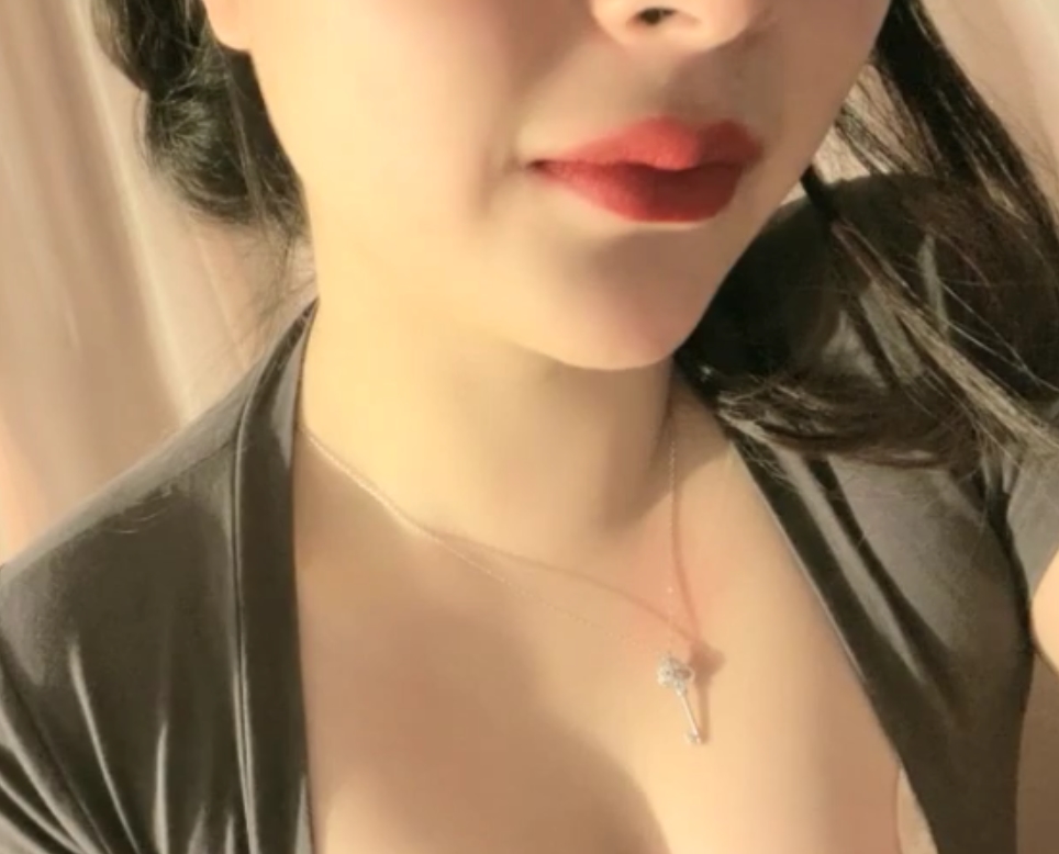 视频真是一部精彩的会所合集，让人看了绝对会心情愉悦，不虚此行！