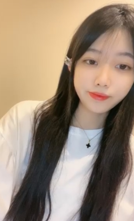 “一字马热舞，诺宝无敌542g合集，最新72v惊艳上贤妗”