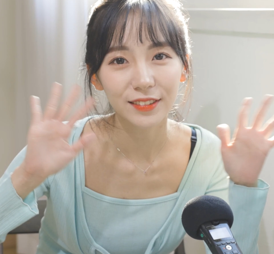 g补，是一份不容错过的精彩合集。无论是作为leeesovely的忠实粉丝，还是对他的作品感兴趣的新观众，都可以通过这个合集，一次性享受到130个视频的精彩。快来按需下载，收藏这份视听盛宴吧！