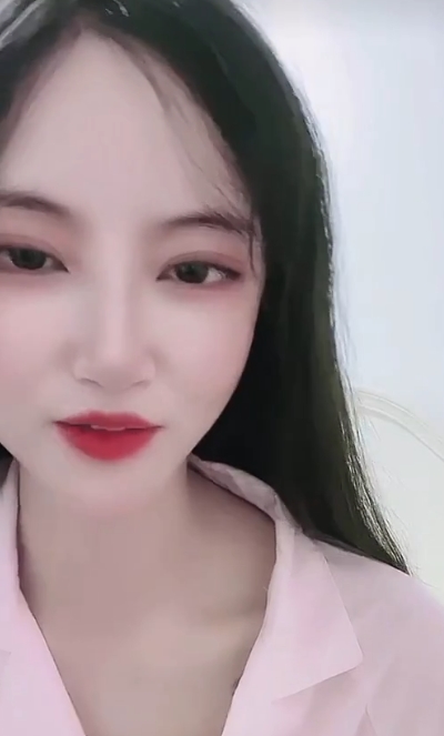 《疯狂抖音》外篇：颜值美女神通热舞露屁诱惑百度云