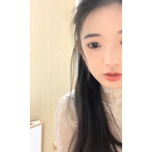 大二妹妹宿舍直播：50.4g视频新增30v，某处引发百度热议