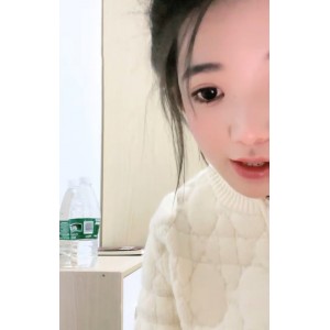 大二妹妹宿舍直播：50.4g视频新增30v，某处引发百度热议
