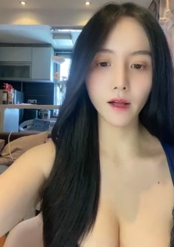 顶级绿播女神棉MM狂玩视频《有水》秒送，源码录制，超清画质