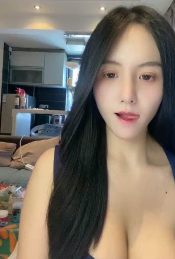 顶级绿播女神棉MM狂玩视频《有水》秒送，源码录制，超清画质