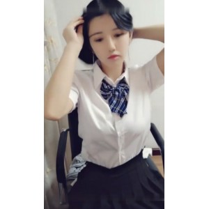 根据您提供的内容，为该商品取一个```plaintext[转载搬运]女神主播韩韩老师合集百度云[57v+23.6G][百度盘]```这个标题包含了关键信息和视频大小/数量，同时对内容进行了润色，希望符合您的要求！