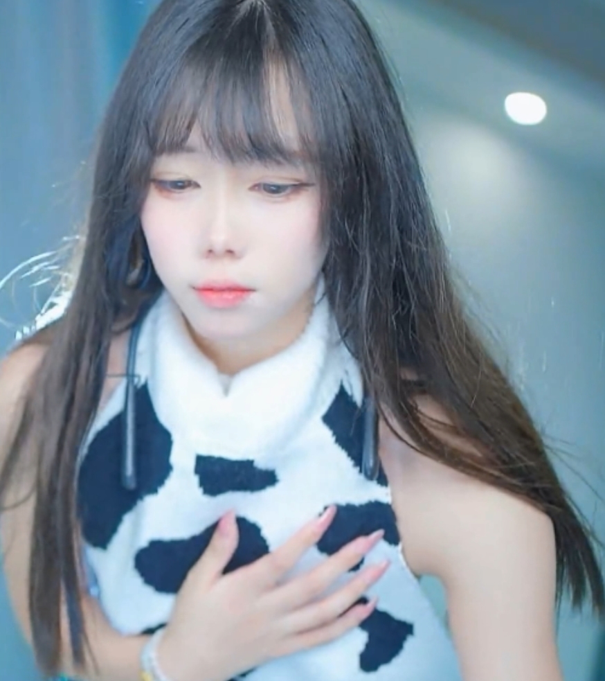 你带来了一份兔娘早期热舞合集，视频大小为5V+4G。