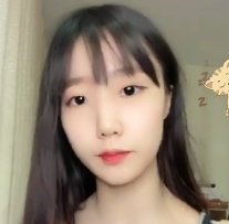 八月未央：百度云视频合集，网红女神ziwei露脸福利姬，670个视频总大小56G，完美身材引爆人气！