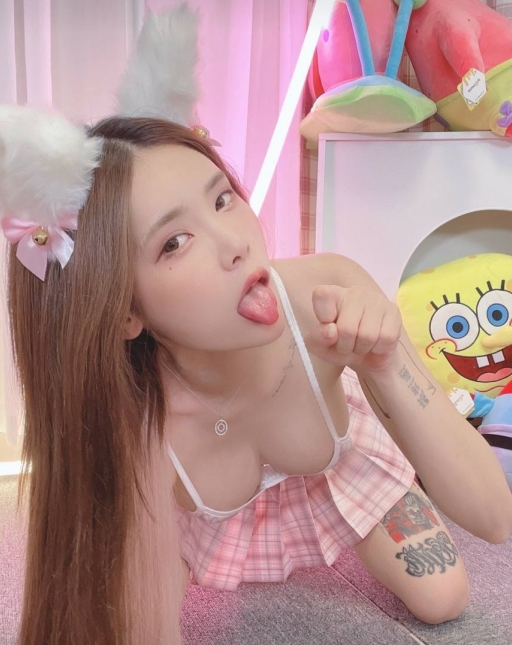 前妻yuka的OnlyFans更新合集，11.2G视频等你来下载支持！