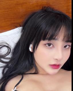 2024年OF网红yuumeilynCOS女模私拍合集：车衣、棒棒糖、嘴艺全程展示[32V1.7G]