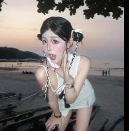 清纯小六露脸自拍，短资源天天催，40W粉丝期待长视频