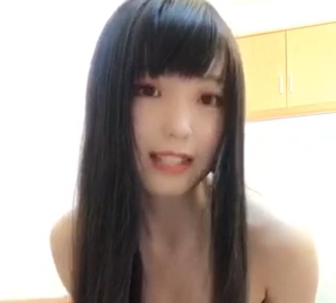 “神秘奇幻：蛇信子兔牙姐姐奇怪玩具采访，3V+72.8m视频火爆下载！”