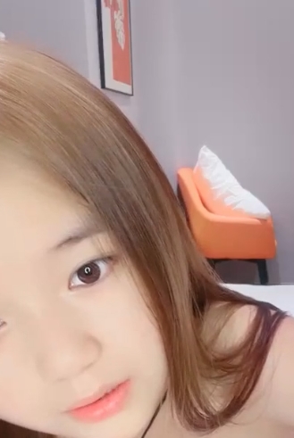 姐妹花露脸展示：青春可爱颜值高，性感纹身特写，宅男互动撩骚解压观看