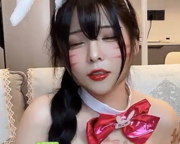 话成为了他们作品的一大亮点，也让更多人对他们的创作产生了浓厚的兴趣。如果你也是可爱夹子的粉丝，不妨收藏一些他们的作品，让自己的生活更加有趣和快乐。