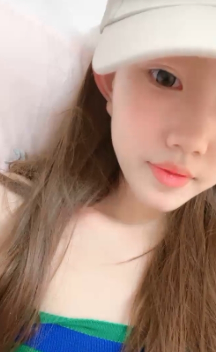 乔乔妹妹：黑框眼镜双马尾视频大放送，收藏量飙升！