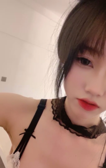乔乔妹妹：黑框眼镜双马尾视频大放送，收藏量飙升！