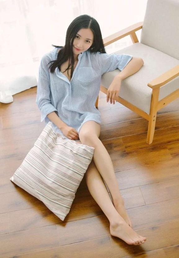 质女神主播八月未央珍藏大合集，让您尽情领略这位独具魅力的主播的精彩直播时刻，不容错过！