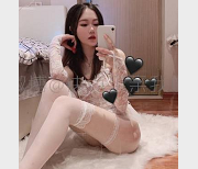 推特社保姬快点亲亲我呀御姐脸蛋姣好M腿红唇婚纱大臀29个视频9G合集