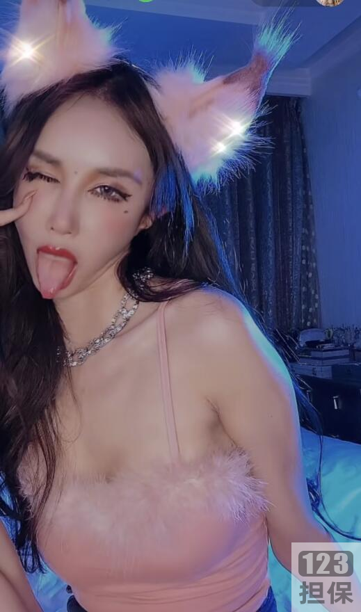 孟晓艺快手视频合集：22部实拍作品，异域风格火辣妹子，金主互动直播间黑粉围观