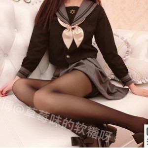 甜甜圈FL姬，微博网红草莓味软糖15部视频7G，双马尾COS黑丝质袜