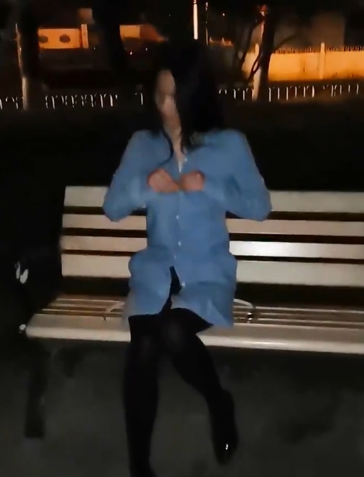 术，也让人们感受到了她的独特魅力。展示界鼻祖草莓穆斯的901m视频，绝对是值得收藏的珍品！