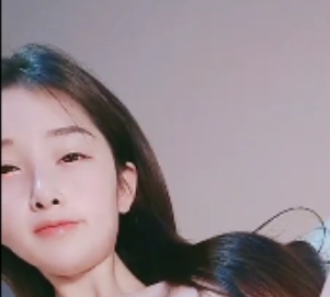 高颜值美少女依依：79个视频总48.6G，百度ED2K收藏589，新增20v