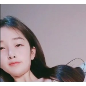 高颜值美少女依依：79个视频总48.6G，百度ED2K收藏589，新增20v