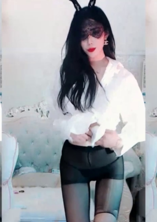 虎牙长腿兮兮直播福利6.02g补百度115