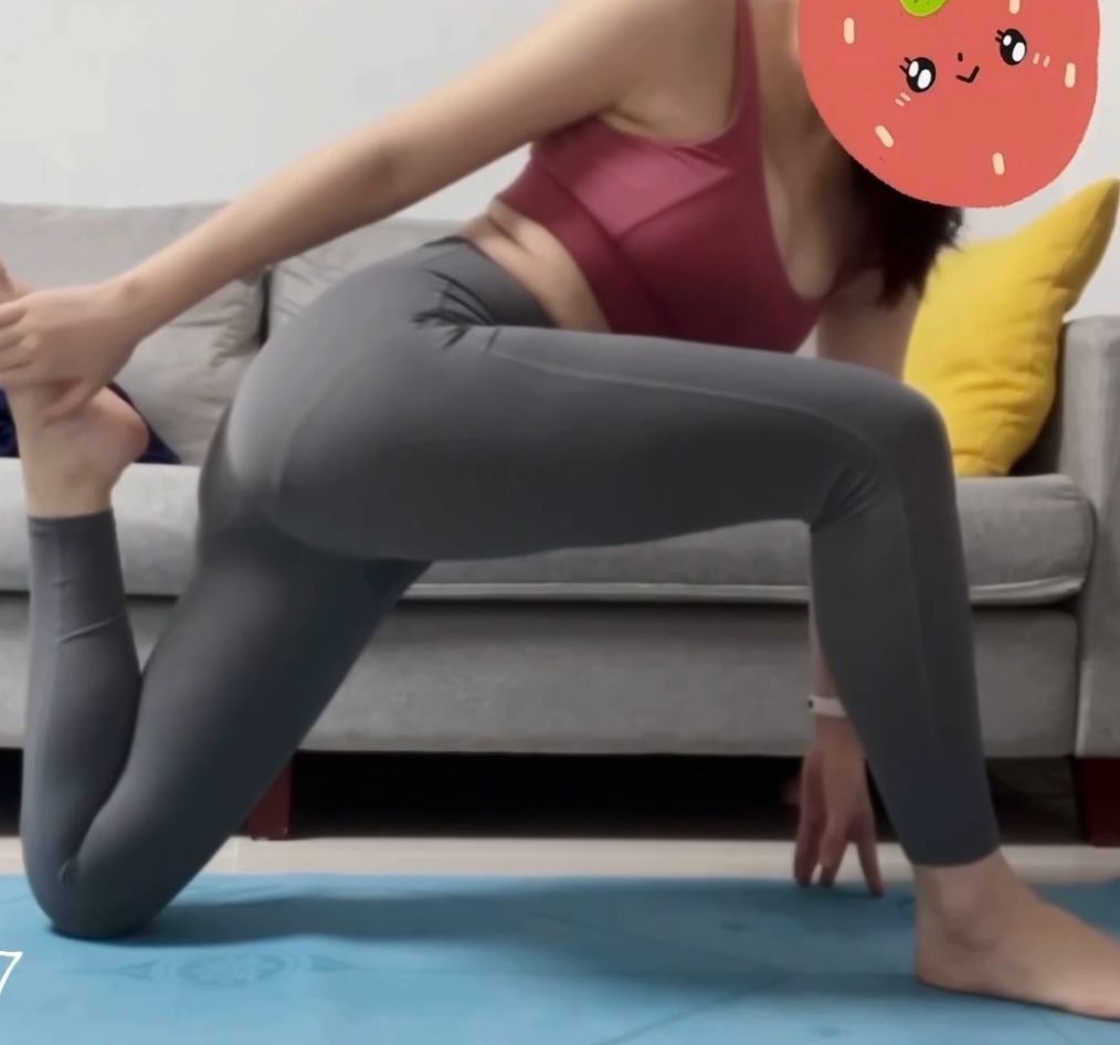 [自行打包]+「国服最强悄悄话女大学生」听声可出的优质女大小D姐姐+[90v+13.7g][百度盘]