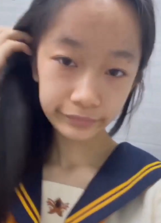 [转载搬运]+04年女大学生胡椒仔，胡言乱语放飞自我、婚纱水晶D、古风COS小cao...+[105V+14G][百度盘]