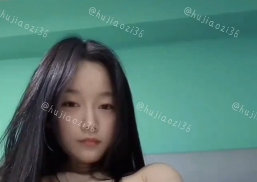 [转载搬运]+04年女大学生胡椒仔，胡言乱语放飞自我、婚纱水晶D、古风COS小cao...+[105V+14G][百度盘]