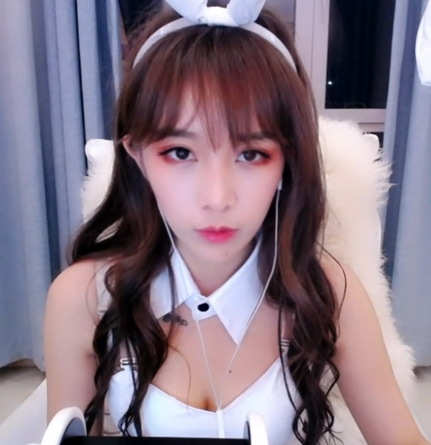 斗鱼丸子君精彩视频合集，38.4g大小，吸引人收藏