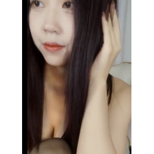 清新可人的舞蹈系校花妹子小羊：11v的精彩视频