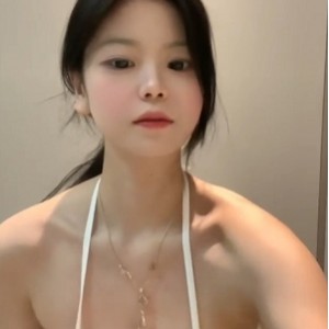 璀璨女神乔乔子：120W粉丝私拍福利