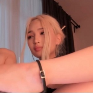 自行打包百度盘高颜值女神Asuna_Love最新直播合集4V2.4G，风止意难平表演精彩不断