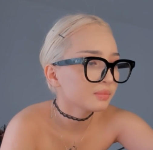 自行打包百度盘高颜值女神Asuna_Love最新直播合集4V2.4G，风止意难平表演精彩不断