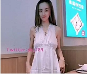 推东北网红反差烧小狗大表姐88V66G，家里自拍