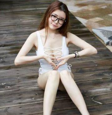 facebook定制小秋秋甜美视频合集10V10.5G，展现多样风格