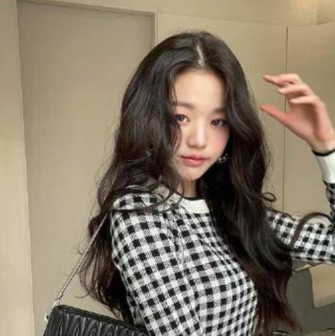 韩国混血清纯妹妹LiSa最新合集7.9G，知性女神床上秀