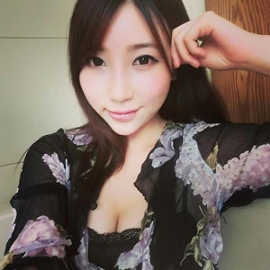 [自行打包]老牌大罩杯蜜桃臀主播童小芯直播+微密圈+早期视图合集[NPNV+22G][百度盘]