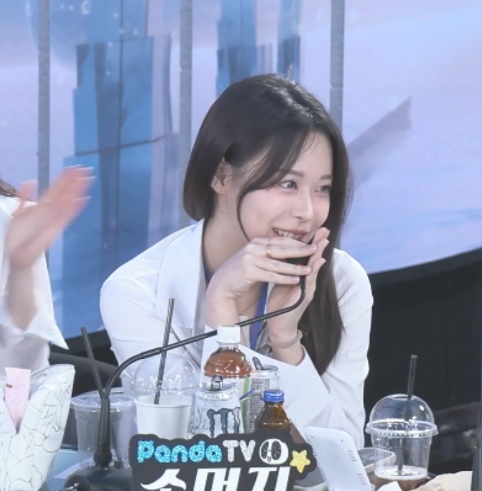 韩宝贝热辣直播VIP合集10部43G绝密档案