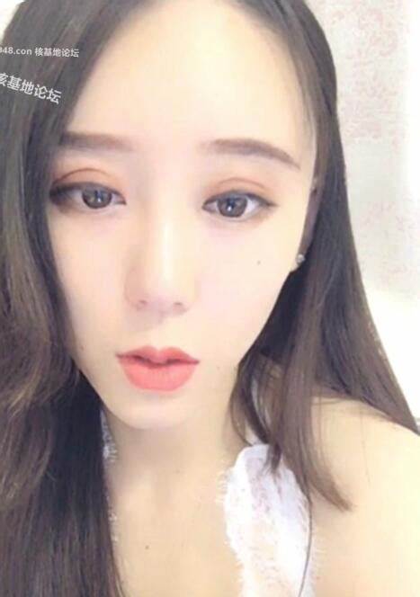 虎牙艾薇儿baby神还原cosplay合集112部69.2G虎牙